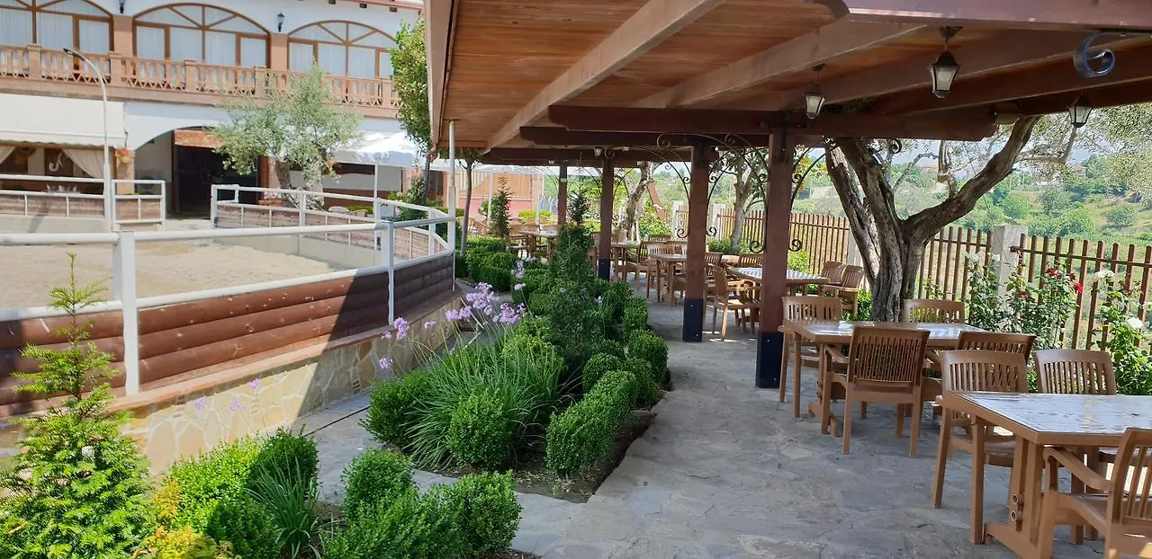 Resort Agroturizem Kodra E Kuajve Hotel Shkallnur