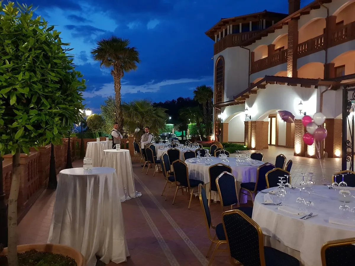 Agroturizem Kodra E Kuajve Hotel Shkallnur 4*,  Albania
