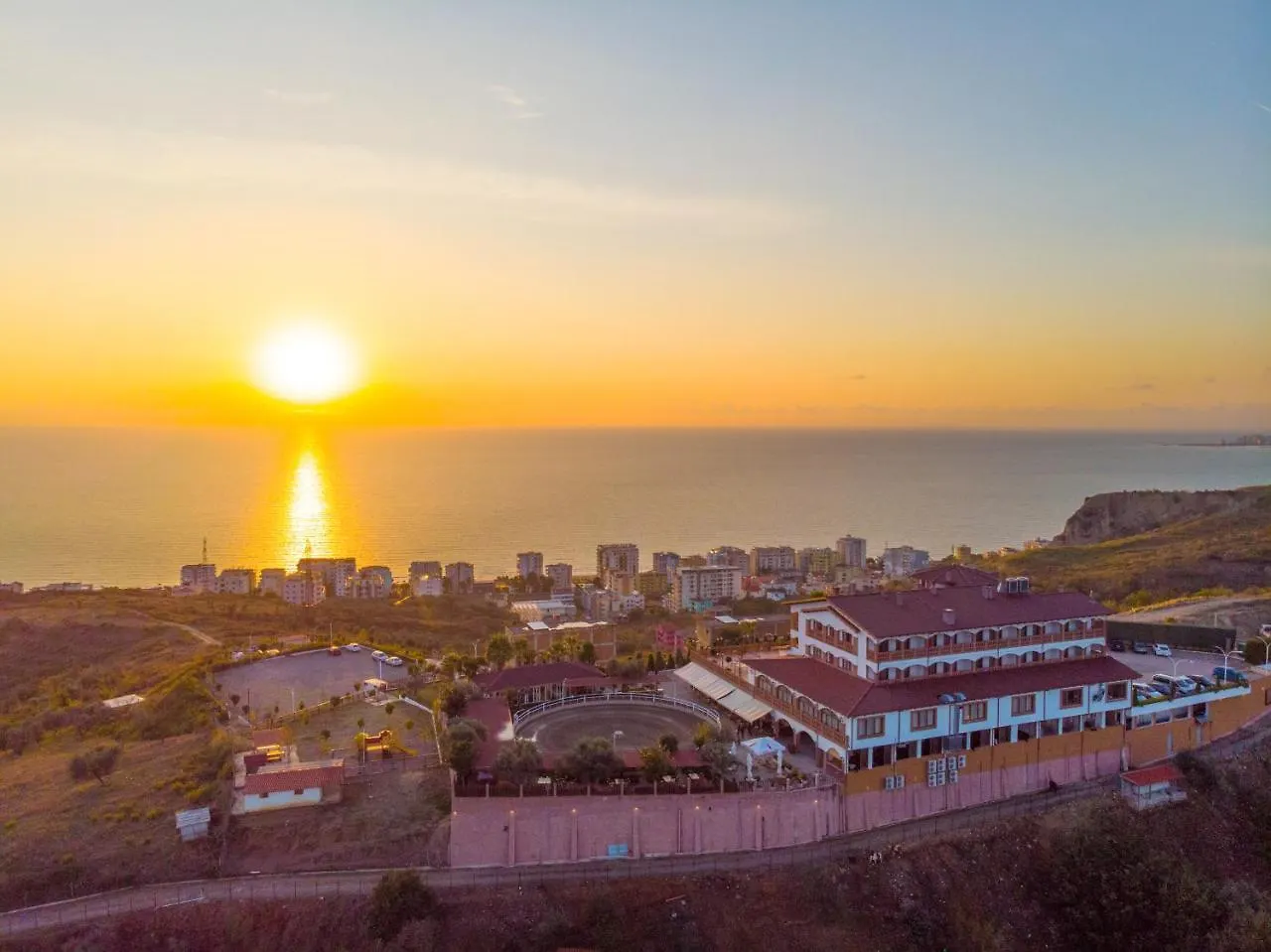 Agroturizem Kodra E Kuajve Hotel Shkallnur 4*,